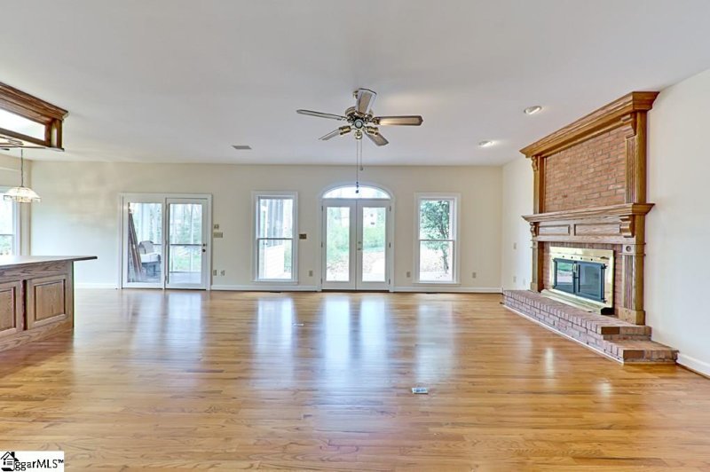 Property image 2 at 209 Sandstone Drive, Taylors, SC 29687