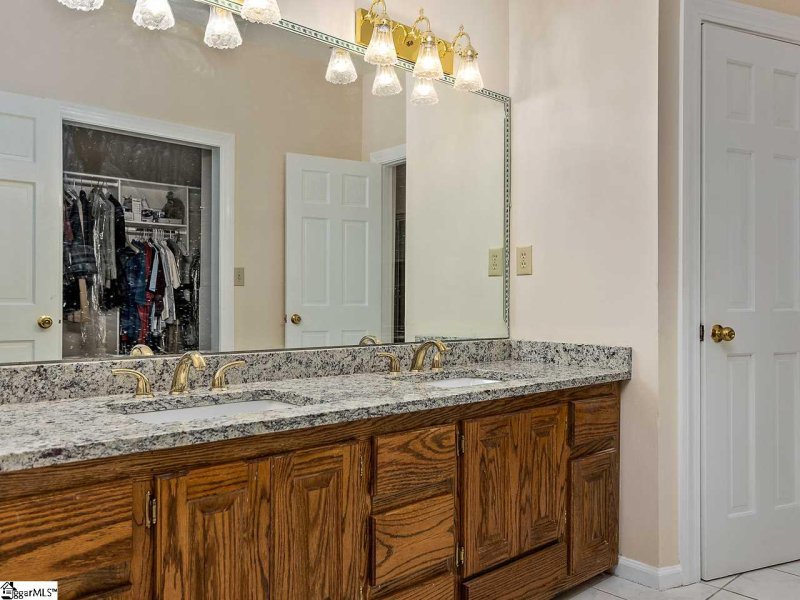 Property image 4 at 209 Sandstone Drive, Taylors, SC 29687