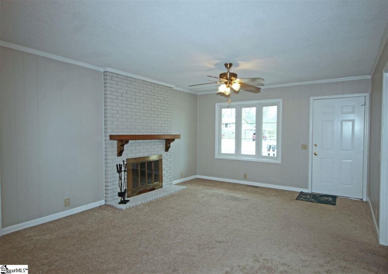 Property image 2 at 10 Cardinal Drive, Taylors, SC 29687