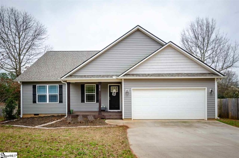 Property image 2 at 250 Hallmark Circle, Easley, SC 29640