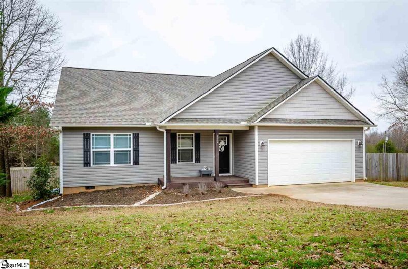 Property image 3 at 250 Hallmark Circle, Easley, SC 29640