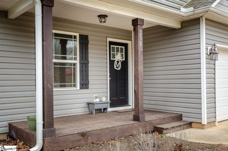 Property image 4 at 250 Hallmark Circle, Easley, SC 29640