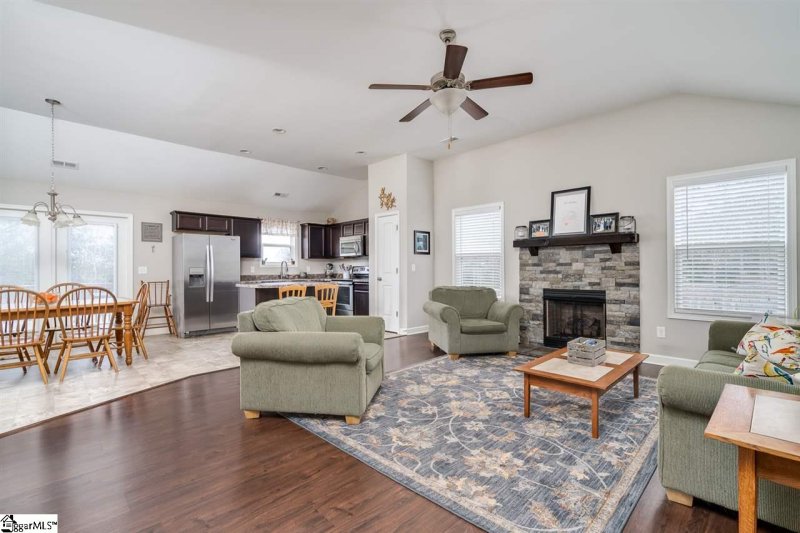 Property image 5 at 250 Hallmark Circle, Easley, SC 29640