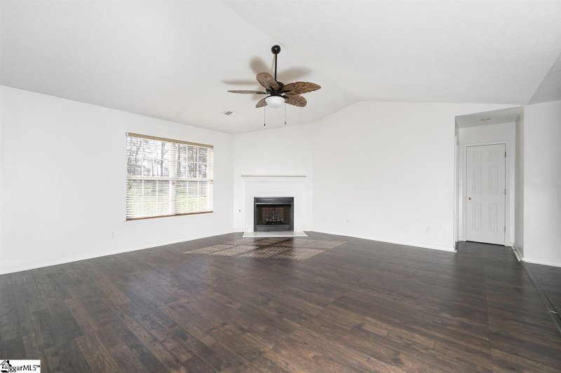 Property image 3 at 409 Juniper Leaf Way, Greer, SC 29687