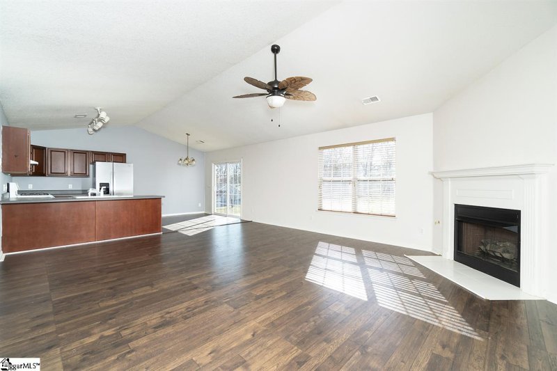 Property image 5 at 409 Juniper Leaf Way, Greer, SC 29687