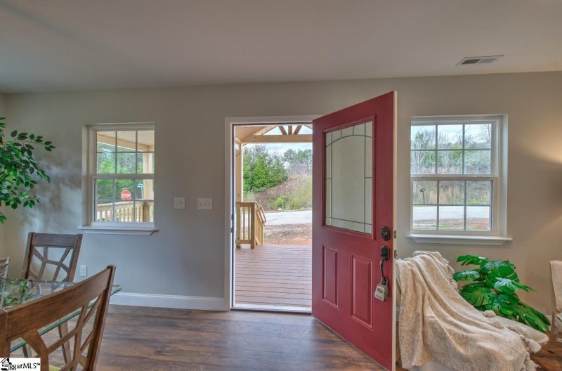 Property image 3 at 10 N Rockview Heights, Greenville, SC 29607