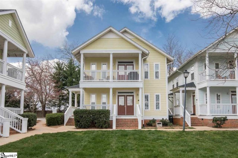 105-A Woodside Circle