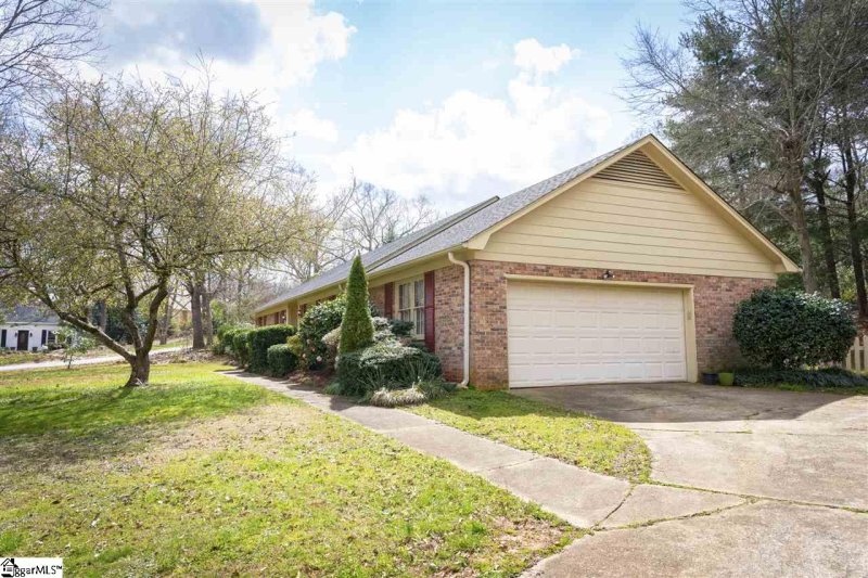 Property image 5 at 26 Eagle Ridge Lane, Greenville, SC 29615