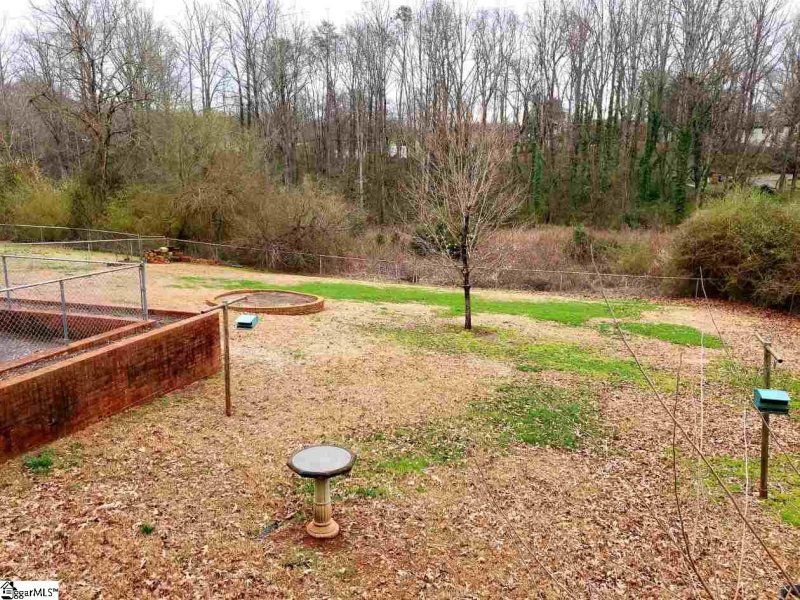 Property image 4 at 6 Alice Farr Drive, Greenville, SC 29617