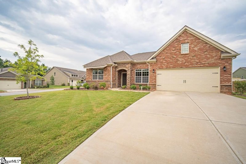 Property image 4 at 401 Woodland Oaks Court, Simpsonville, SC 29681