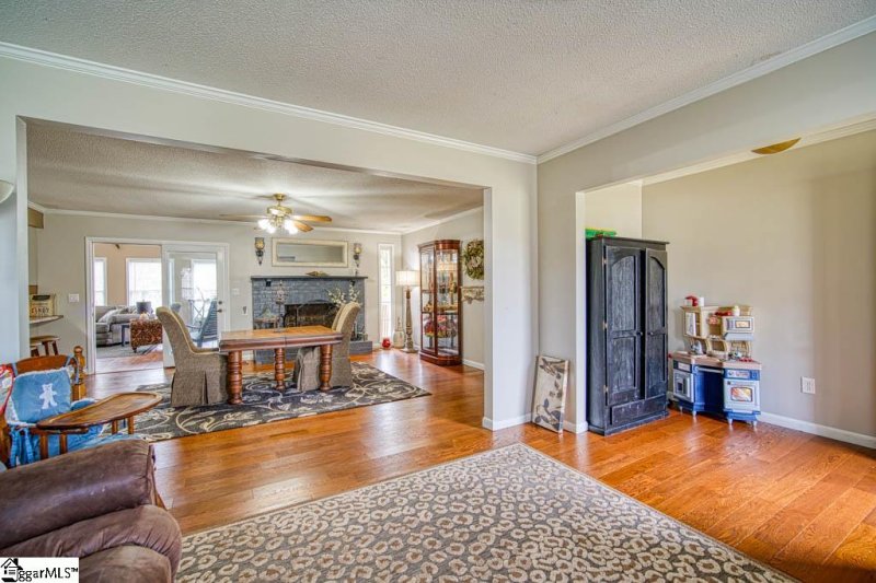 Property image 3 at 418 Wedgewood Drive, Boiling Springs, SC 29316
