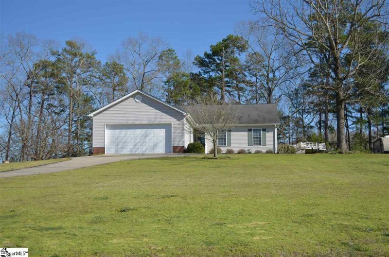 Property image 2 at 224 Bay Ridge Drive, Townville, SC 29689