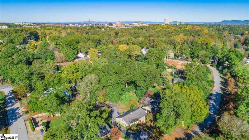 Property image 3 at 42 Partridge Lane, Greenville, SC 29601