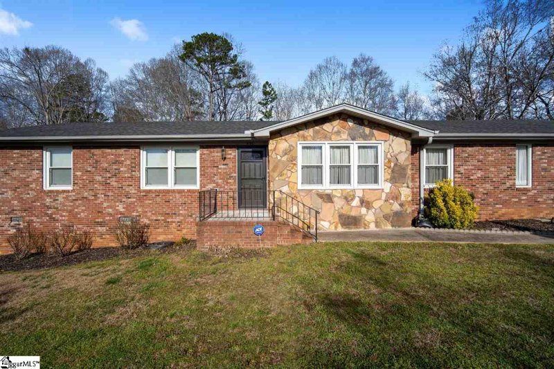 Property image 3 at 200 Echo Circle, Easley, SC 29642