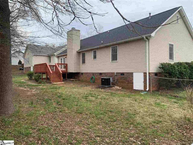 Property image 5 of 126 Hatteras Lane in Ambergate, Simpsonville, SC 29680