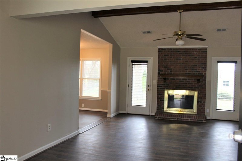 Property image 2 at 201 Belcross Drive, Simpsonville, SC 29681