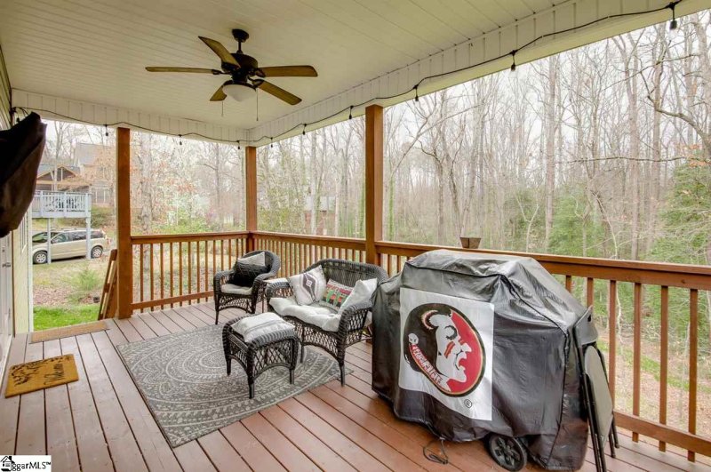 Property image 4 at 8 Old Oak Drive, Taylors, SC 29687