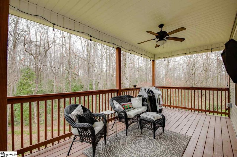 Property image 5 at 8 Old Oak Drive, Taylors, SC 29687