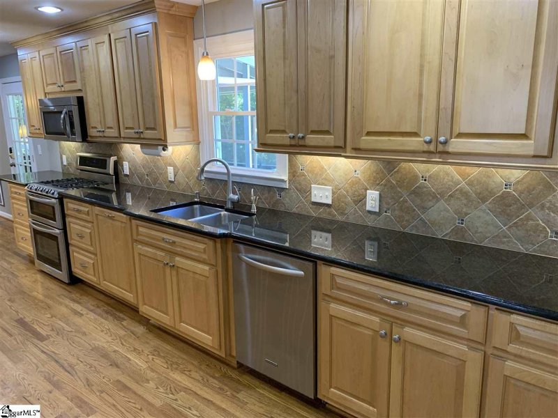 Property image 4 at 112 Bexhill Court, Greenville, SC 29609