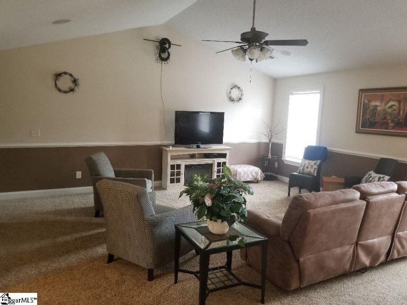 Property image 4 at 140 Grove Pointe, Greer, SC 29651