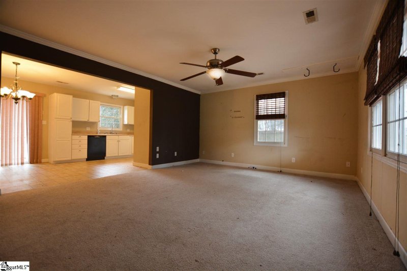 Property image 4 at 11 Crosby Lane, Greenville, SC 29605