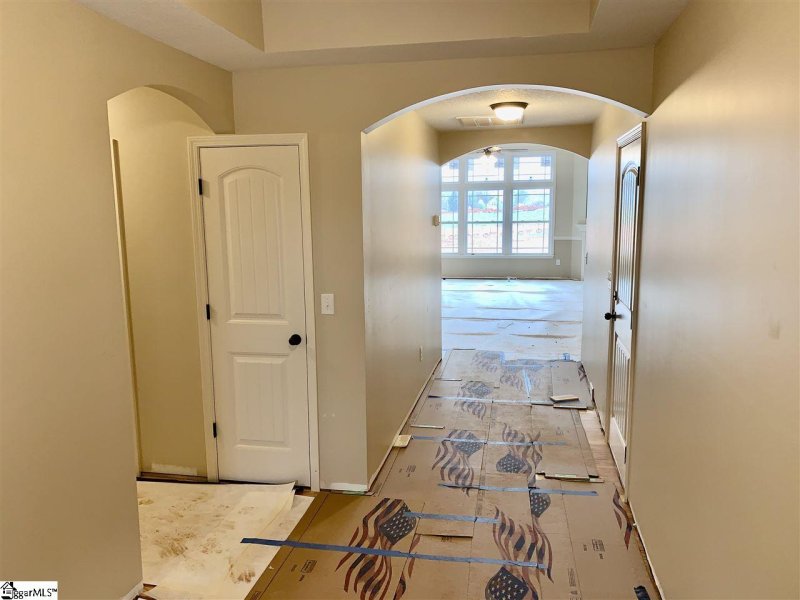 Property image 2 at 1402 Satterfield Drive, Greer, SC 29651
