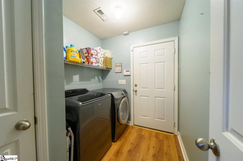 Property image 5 at 14 Cole Creek Court, Greer, SC 29651