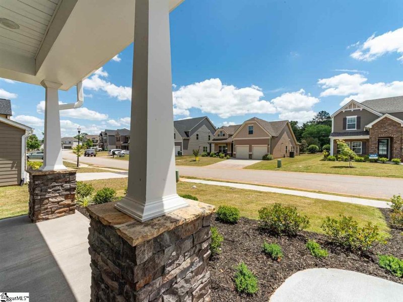 Property image 3 at 226 Delbourne Lane, Greer, SC 29651