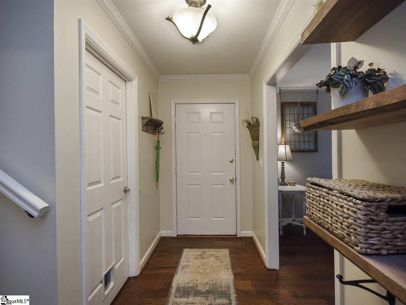 Property image 5 at 17 Dahlglen Avenue, Greenville, SC 29607