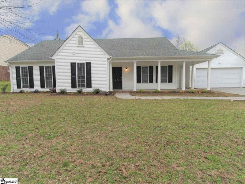 Property image 3 at 237 Springfield Circle, Easley, SC 29642-2117
