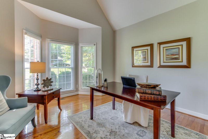 Property image 2 at 2 Claymore Court, Greer, SC 29650