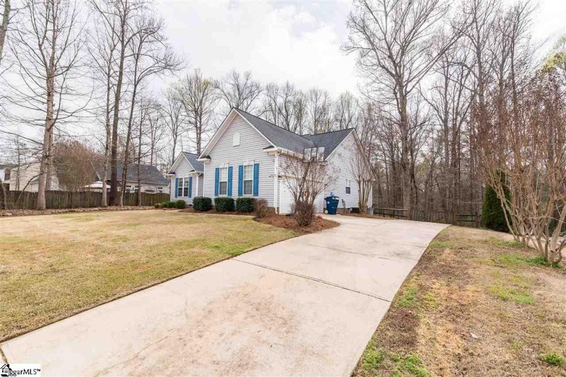 Property image 3 at 605 Sunset Maple Court, Fountain Inn, SC 29644
