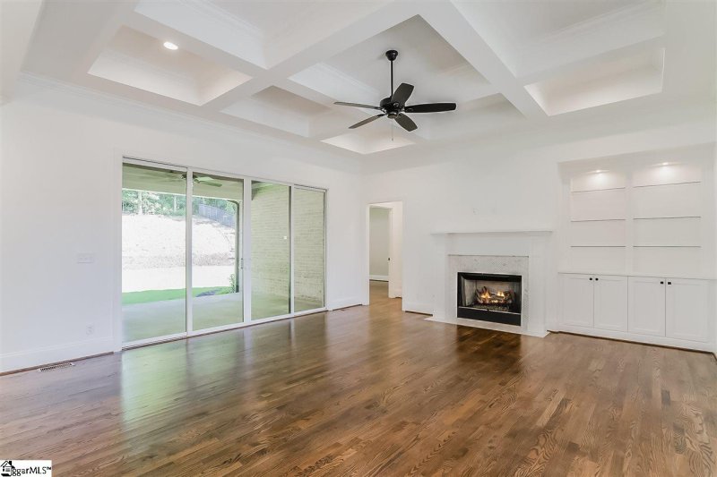 Property image 3 at 124 Chestnut Pond Lane, Simpsonville, SC 29681