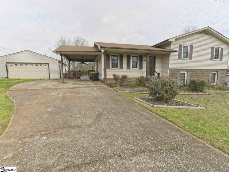 Property image 2 at 101 Dogwood Court, Piedmont, SC 29673-8955