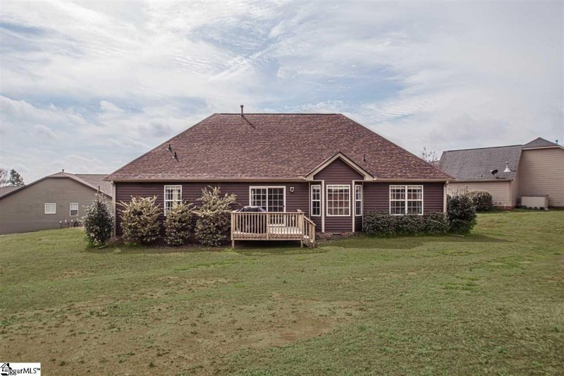 Property image 4 at 32 Berry Pine Court, Taylors, SC 29687