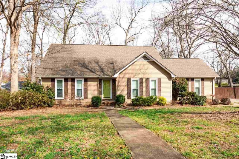 Property image 2 at 2 MILFORD Court, Taylors, SC 29687