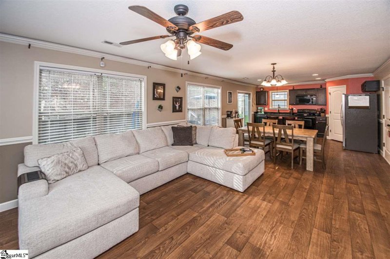 Property image 4 at 622 Chastine Drive, Spartanburg, SC 29301