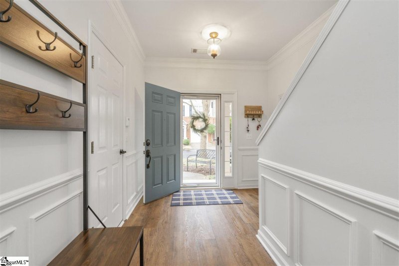 Property image 3 at 702 Calle Place, Greenville, SC 29607