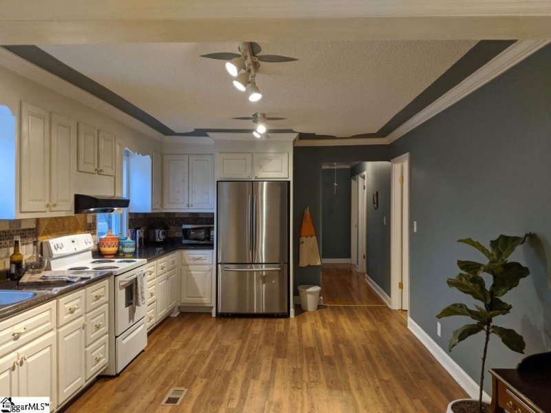 Property image 5 at 8 Lermann Drive, Greenville, SC 29605