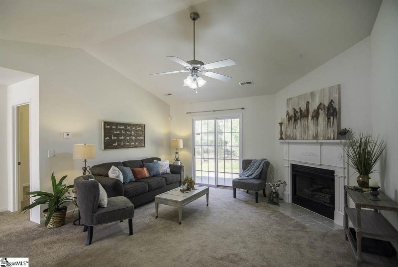 Property image 3 at 31 Cardinal Creek Drive, Greenville, SC 29607