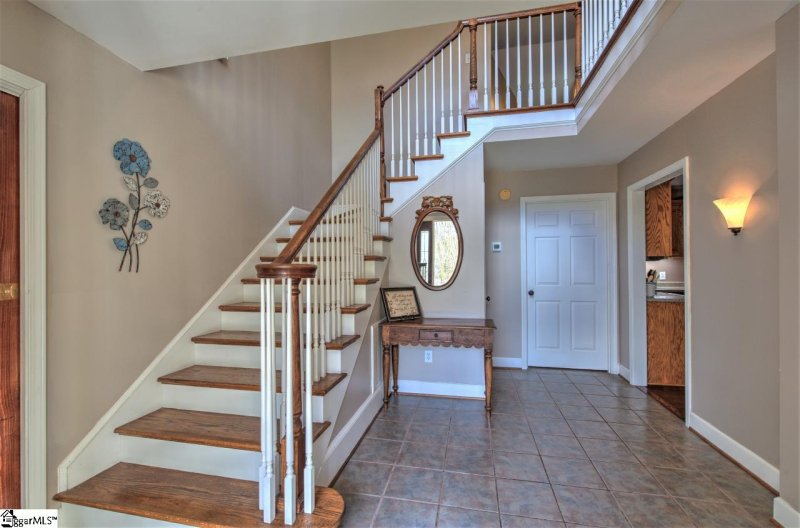 Property image 5 at 2 Cherry Field Court, Greer, SC 29651