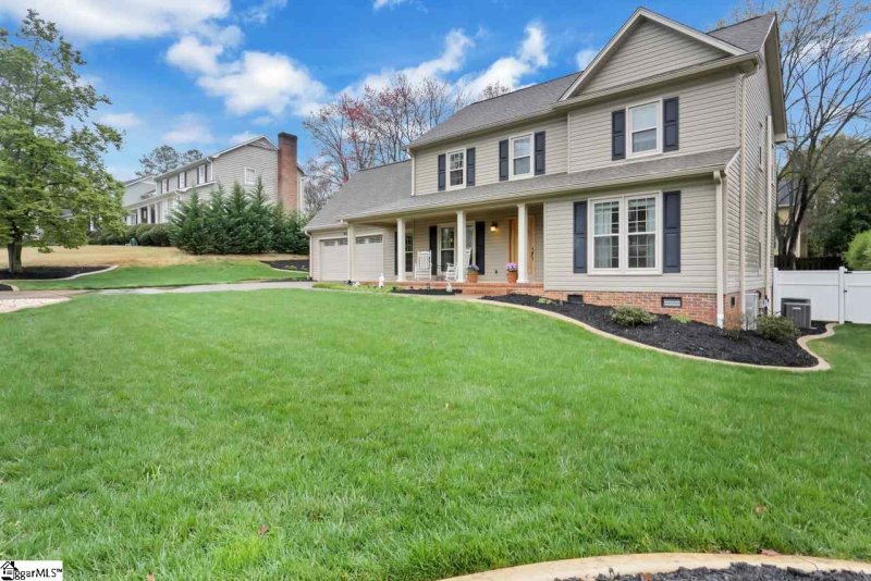 Property image 3 at 113 Forrester Creek Drive, Greenville, SC 29607