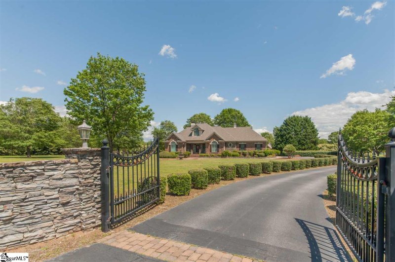 Property image 2 at 314 Bruce Farm Circle, Simpsonville, SC 29681