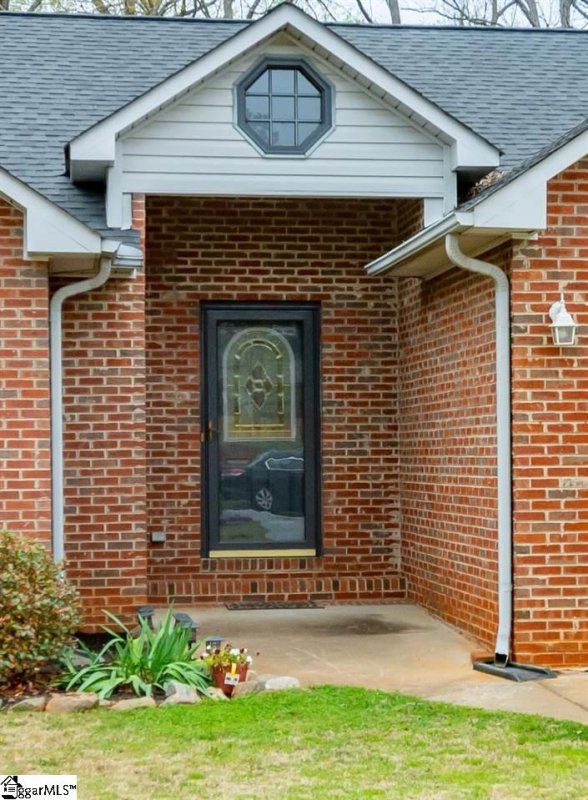 Property image 2 at 209 Riverrun Drive, Spartanburg, SC 29303