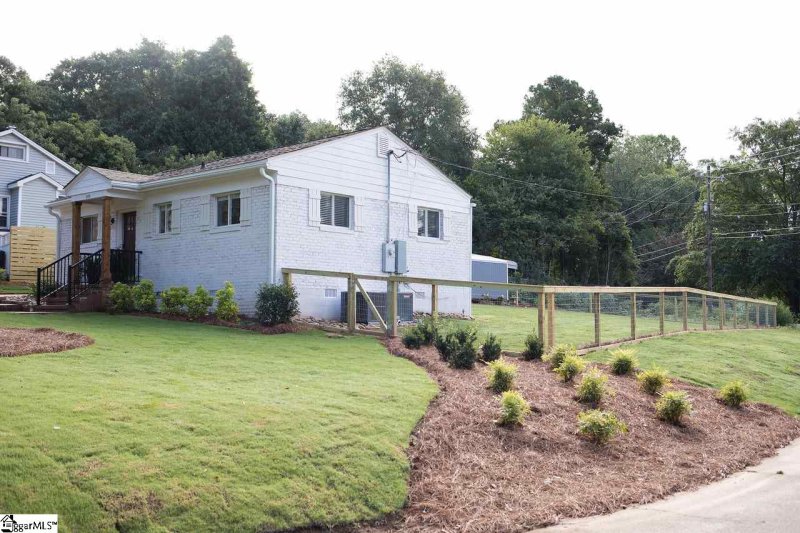 Property image 2 at 109 Edisto Street, Greenville, SC 29605