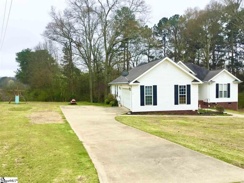 Property image 4 at 121 Jester Court, Williamston, SC 29697