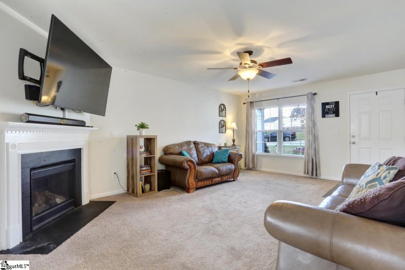 Property image 3 at 306 Beechnut Court, Wellford, SC 29381