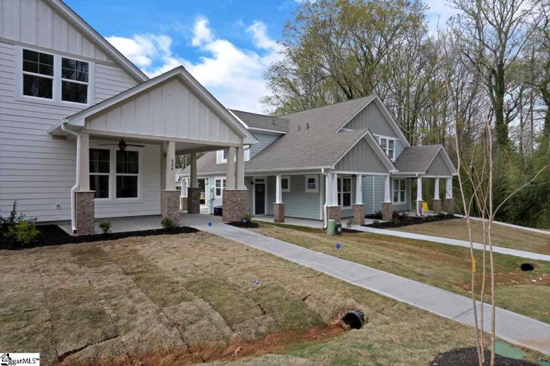 Property image 2 at 534 Twin Lake Road, Greenville, SC 29609