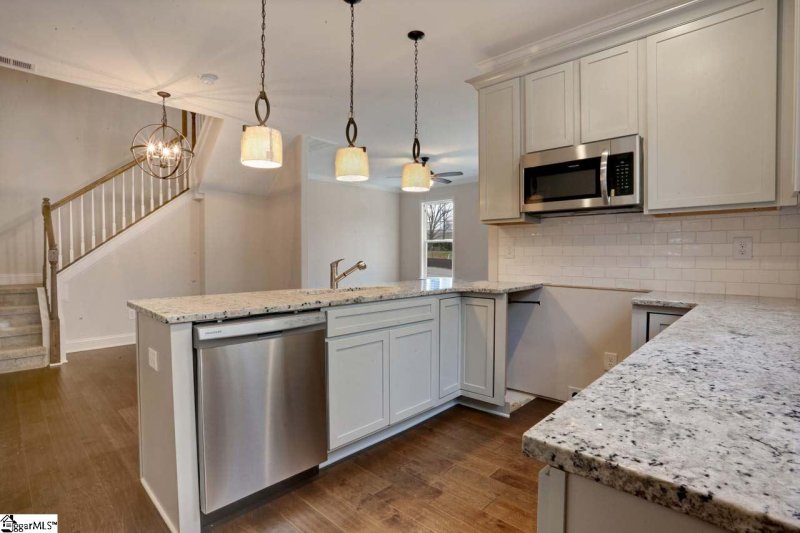 Property image 5 at 534 Twin Lake Road, Greenville, SC 29609