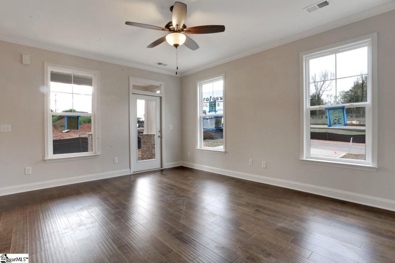 Property image 4 at 536 Twin Lake Road, Greenville, SC 29609